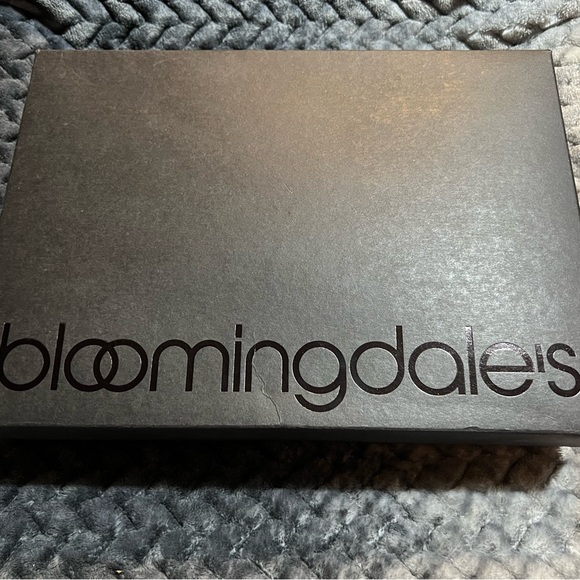 Jocelyn Heavenly Glove And Scarf Set - Picture 7 of 7